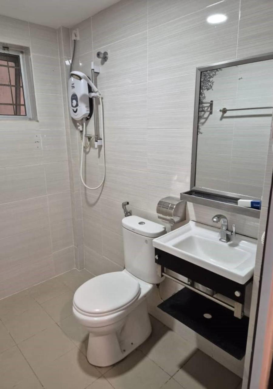 Angsoka Hotel Teluk Intan Exteriör bild