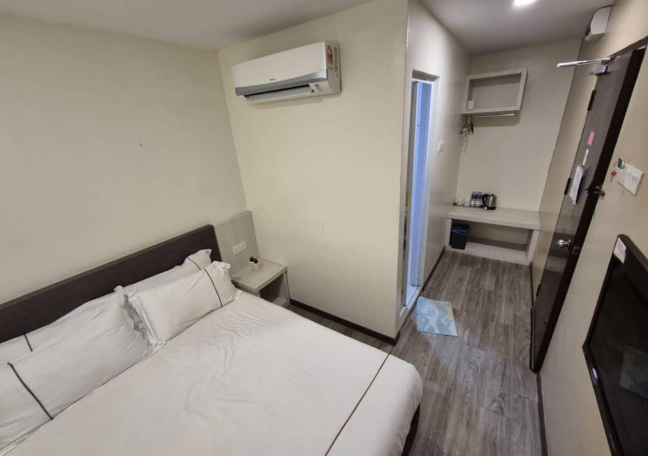 Angsoka Hotel Teluk Intan Exteriör bild