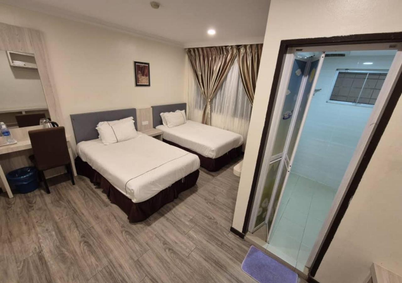 Angsoka Hotel Teluk Intan Exteriör bild