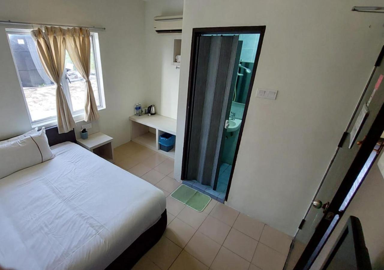 Angsoka Hotel Teluk Intan Exteriör bild