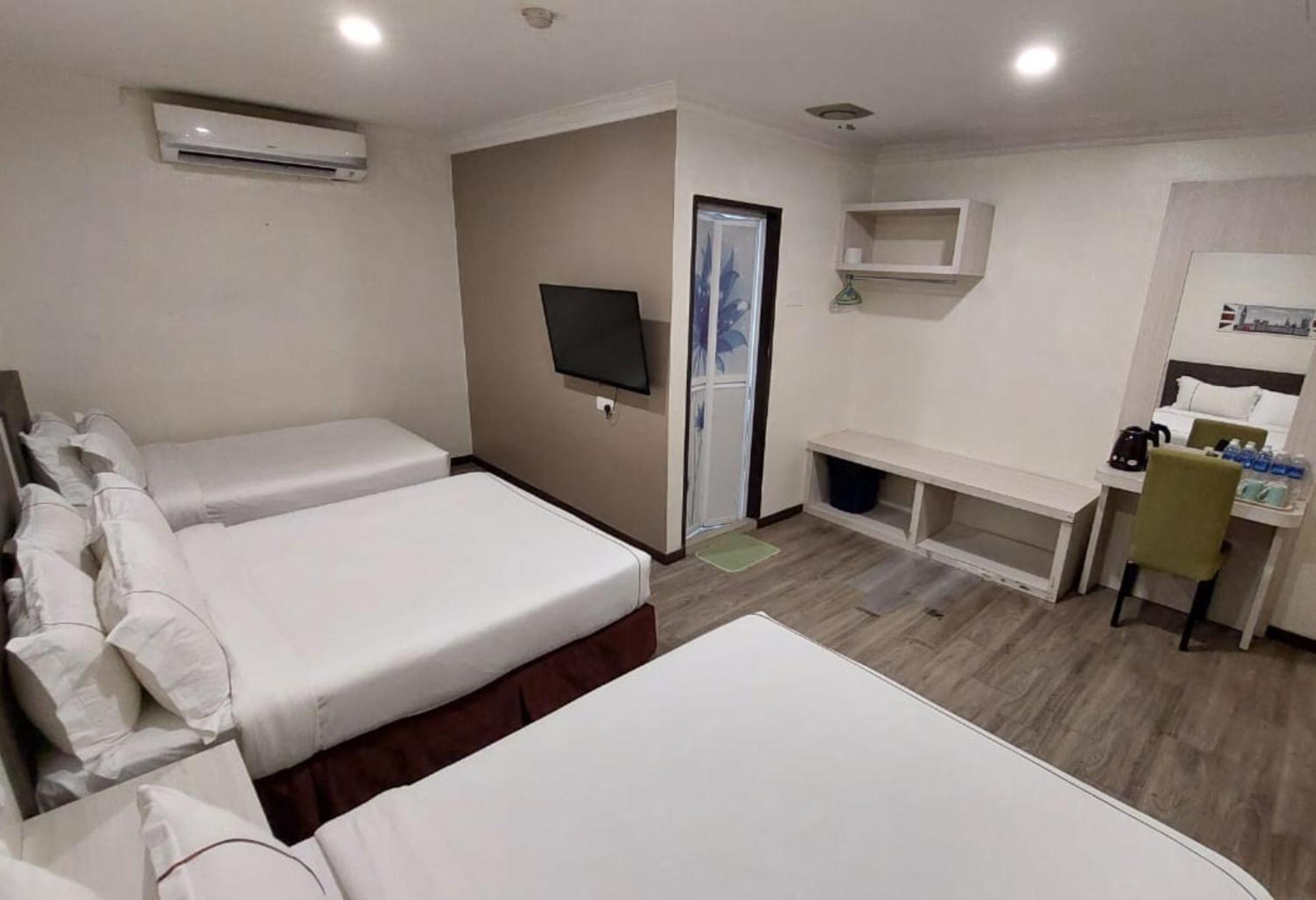 Angsoka Hotel Teluk Intan Exteriör bild