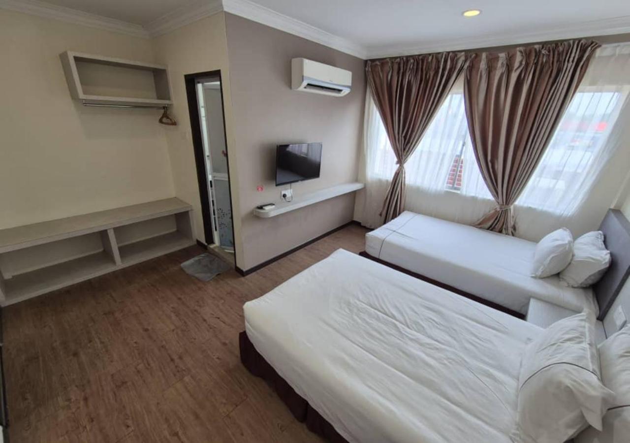 Angsoka Hotel Teluk Intan Exteriör bild