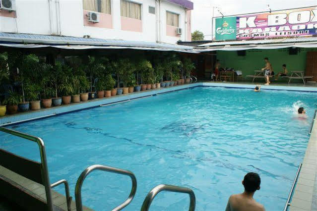 Angsoka Hotel Teluk Intan Exteriör bild