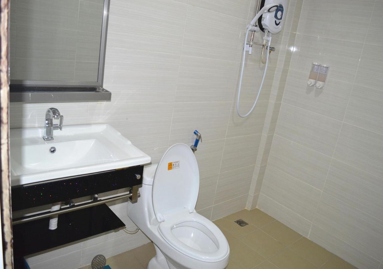 Angsoka Hotel Teluk Intan Exteriör bild
