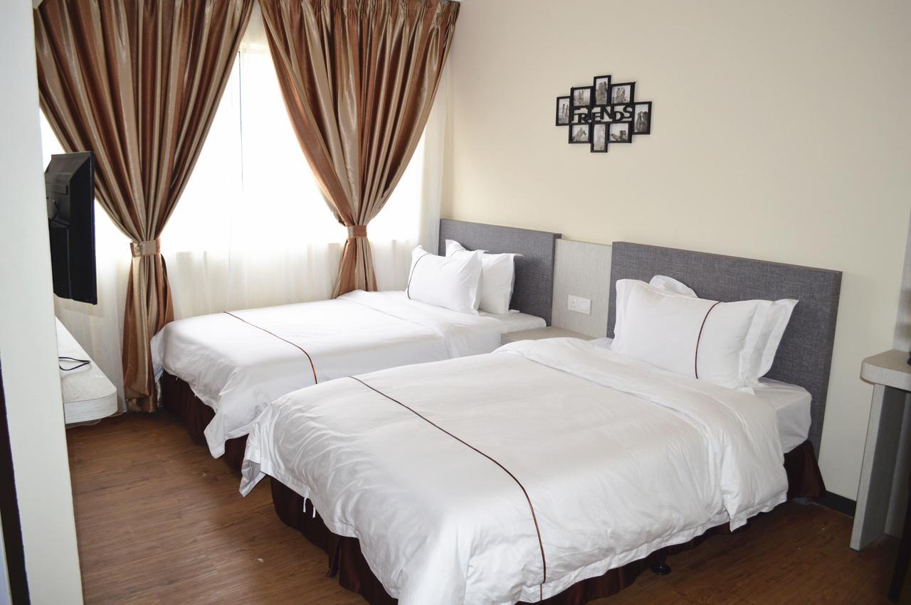 Angsoka Hotel Teluk Intan Exteriör bild